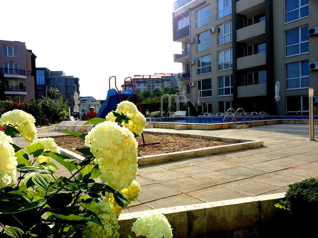 Menada Butterfly Apartment Свети-Влас Экстерьер фото